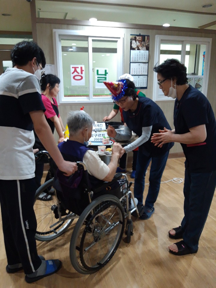 2000769928_lPau5xh2_97e8650d454f3a68da3058a1add44f40965ecebf.jpg 이미지크게보기